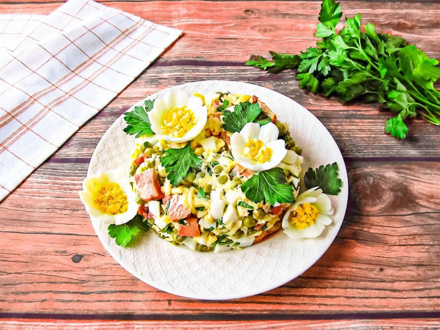 Салат из печени трески с яйцом Салат из печени трески с яйцом