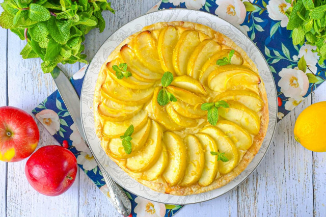 Слоеный пирог с яблоками в аэрогриле Слоеный пирог с яблоками в аэрогриле