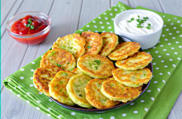 Оладьи из кабачков на кефире Оладьи из кабачков на кефире