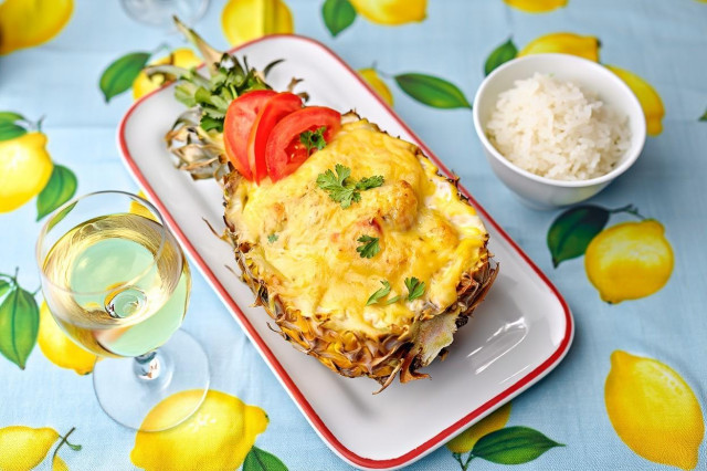 Фаршированный ананас с куриными грудками Фаршированный ананас с куриными грудками