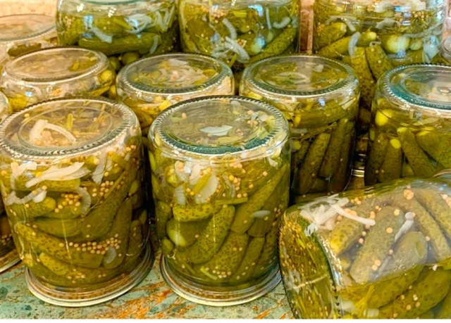 Рецепт огурчиков с луком и горчицей на банку 500 мл Рецепт огурчиков с луком и горчицей на банку 500 мл