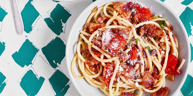 Паста болоньезе с вялеными томатами Паста болоньезе с вялеными томатами