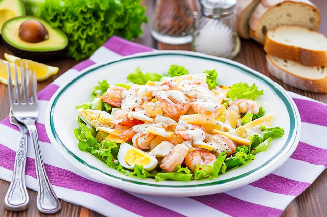 Салат с креветками ананасом и сыром Салат с креветками ананасом и сыром