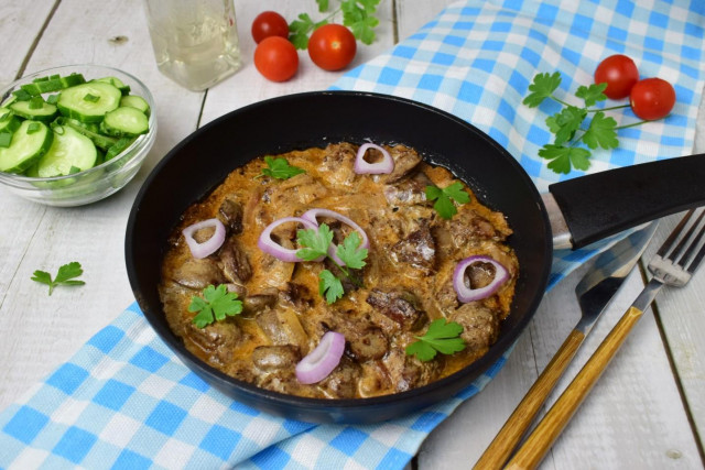 Куриная печень на сковороде с майонезом Куриная печень на сковороде с майонезом
