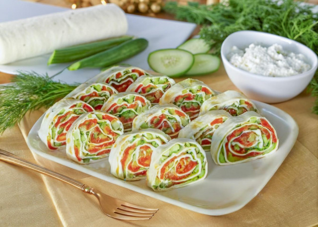 Рулет из лаваша с семгой и творожным сыром Рулет из лаваша с семгой и творожным сыром