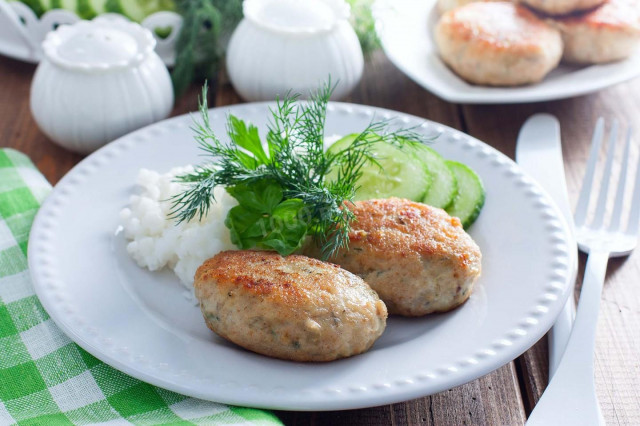 Рыбные котлеты из путассу Рыбные котлеты из путассу