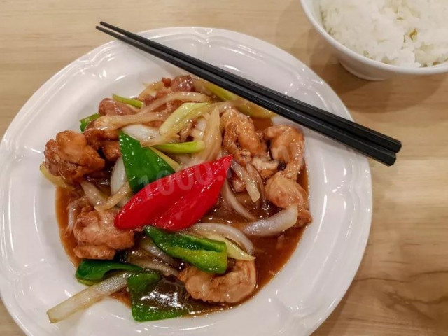 Острая свинина, обжаренная в соусе Хойсин Острая свинина, обжаренная в соусе Хойсин