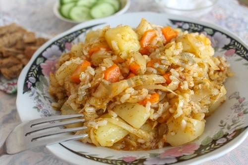 Капустняк тушеный с рисом и картошкой