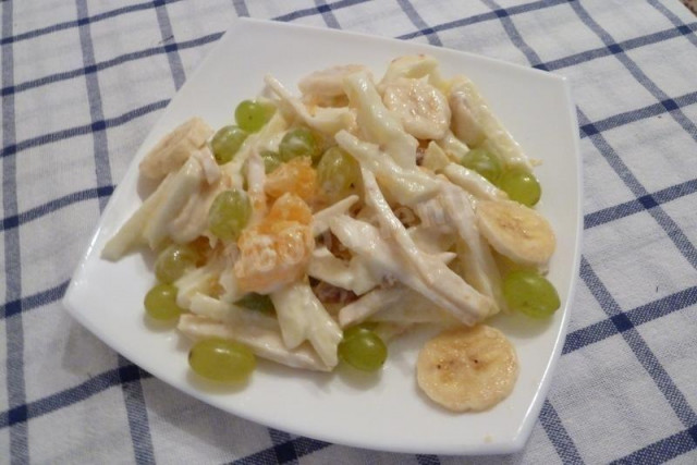 Бразильский салат яблоко, банан