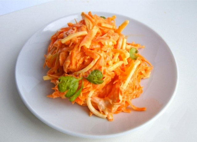 Салат из свежей морковки