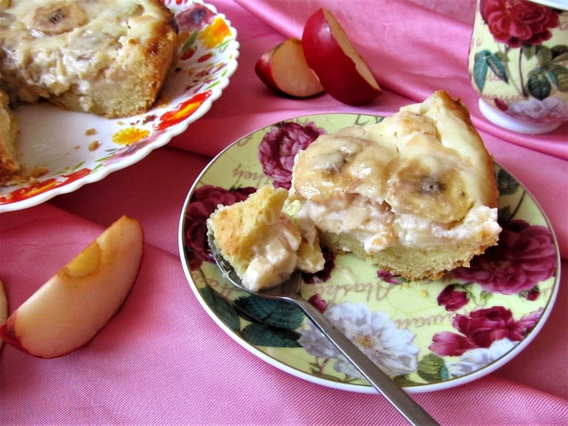 Пирог фруктовый со сметанной заливкой