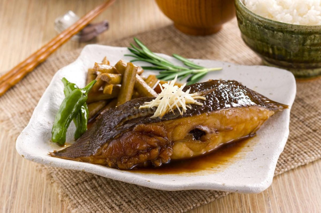 Тушеная рыба по японски с соусом