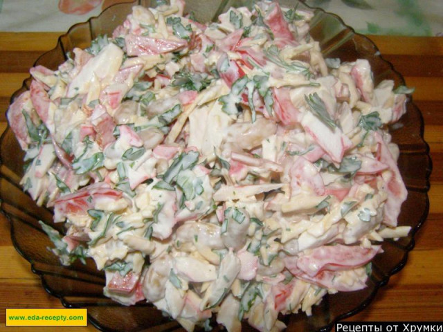 Крабовый салат с фасолью петрушкой и майонезом