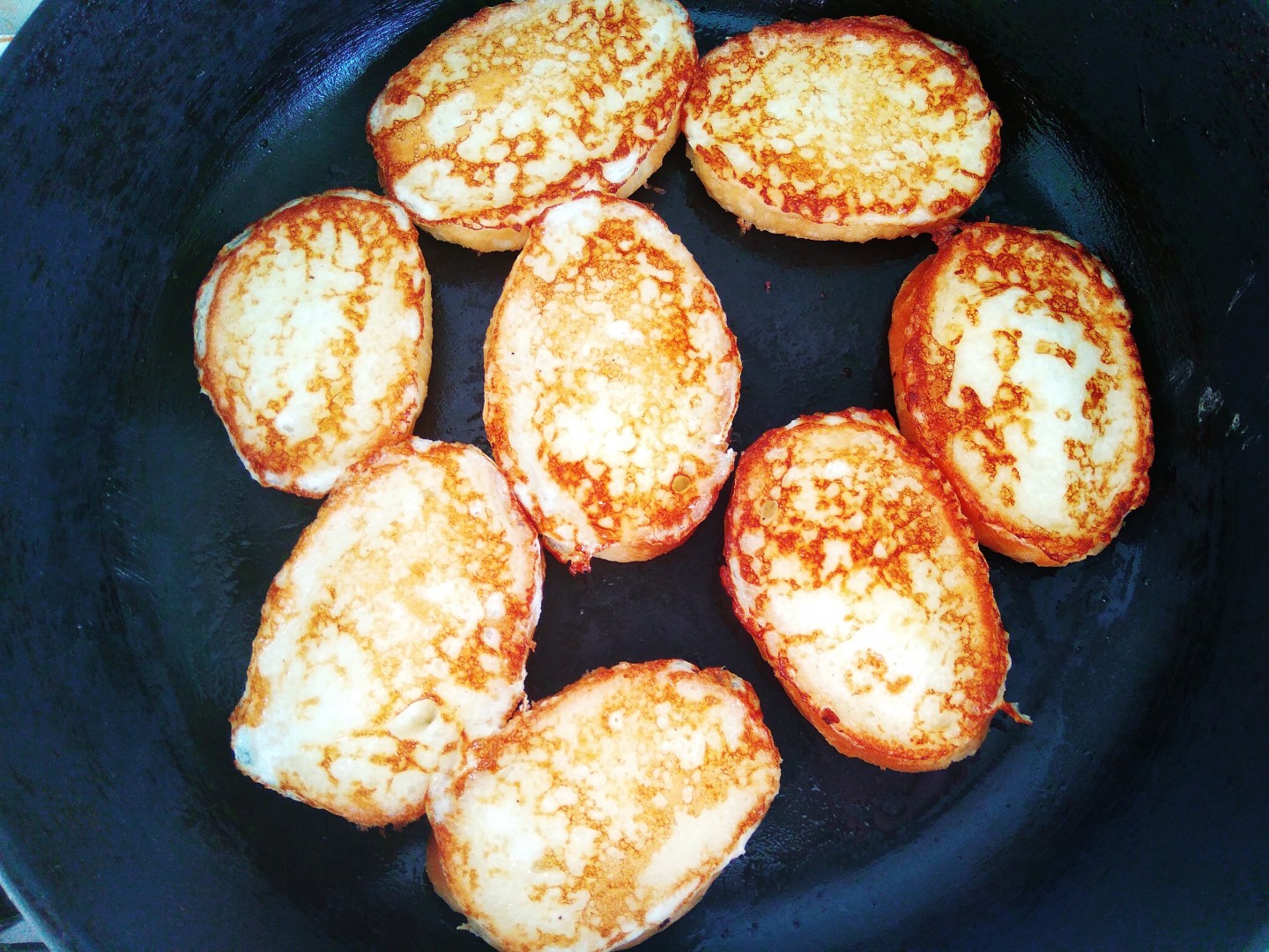 Сладкие гренки из батона с яйцом и сахаром и молоком рецепт с фото пошагово
