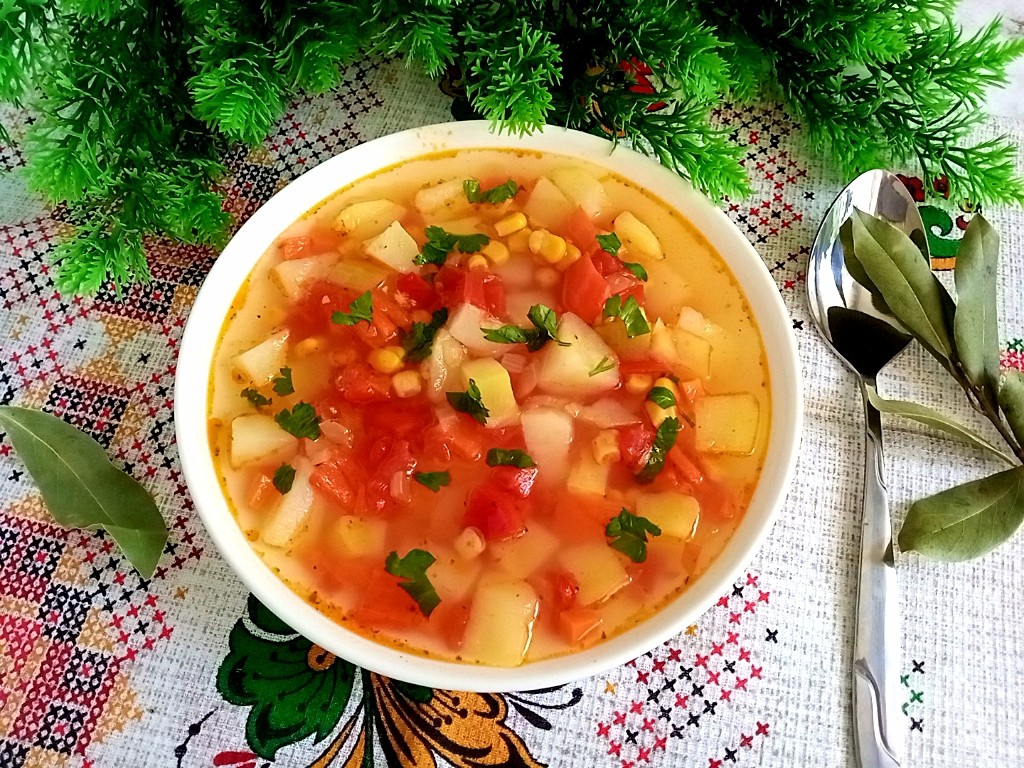 Рецепт куриного супа с кукурузой и помидорами: просто и вкусно!