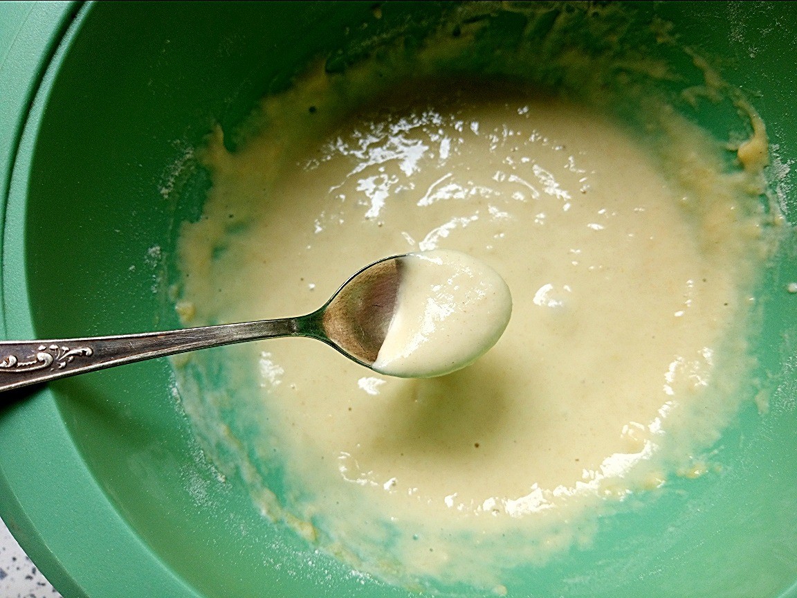 Как делать клёцки для супа из муки. Приготовление клёцок для супа из муки яиц. Клецки из муки зеленых бананов. Клёцки для супа из муки и яиц как сделать в домашних условиях.