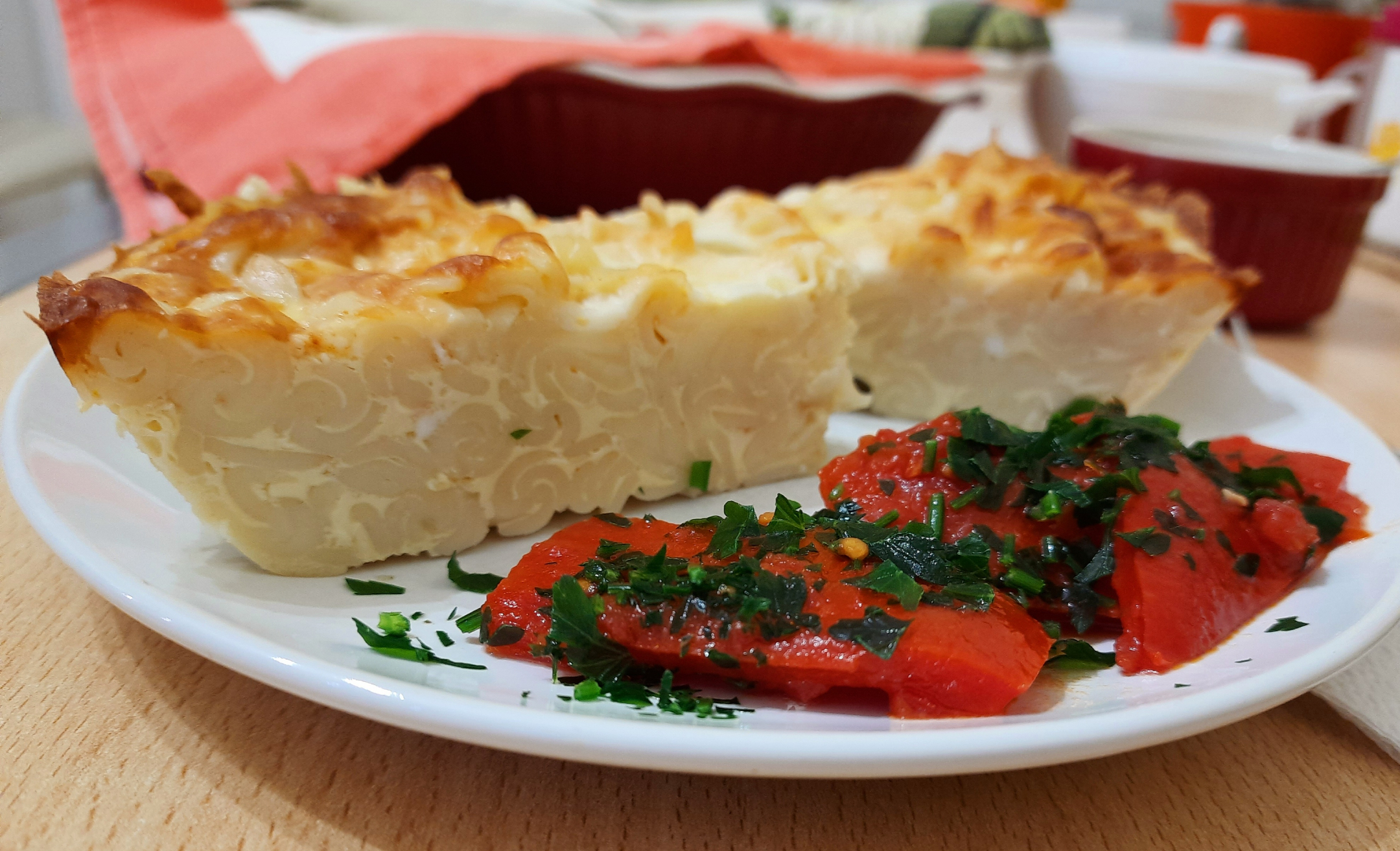 Запеканка из макарон в духовке с сыром и яйцом и помидорами рецепт с фото пошагово