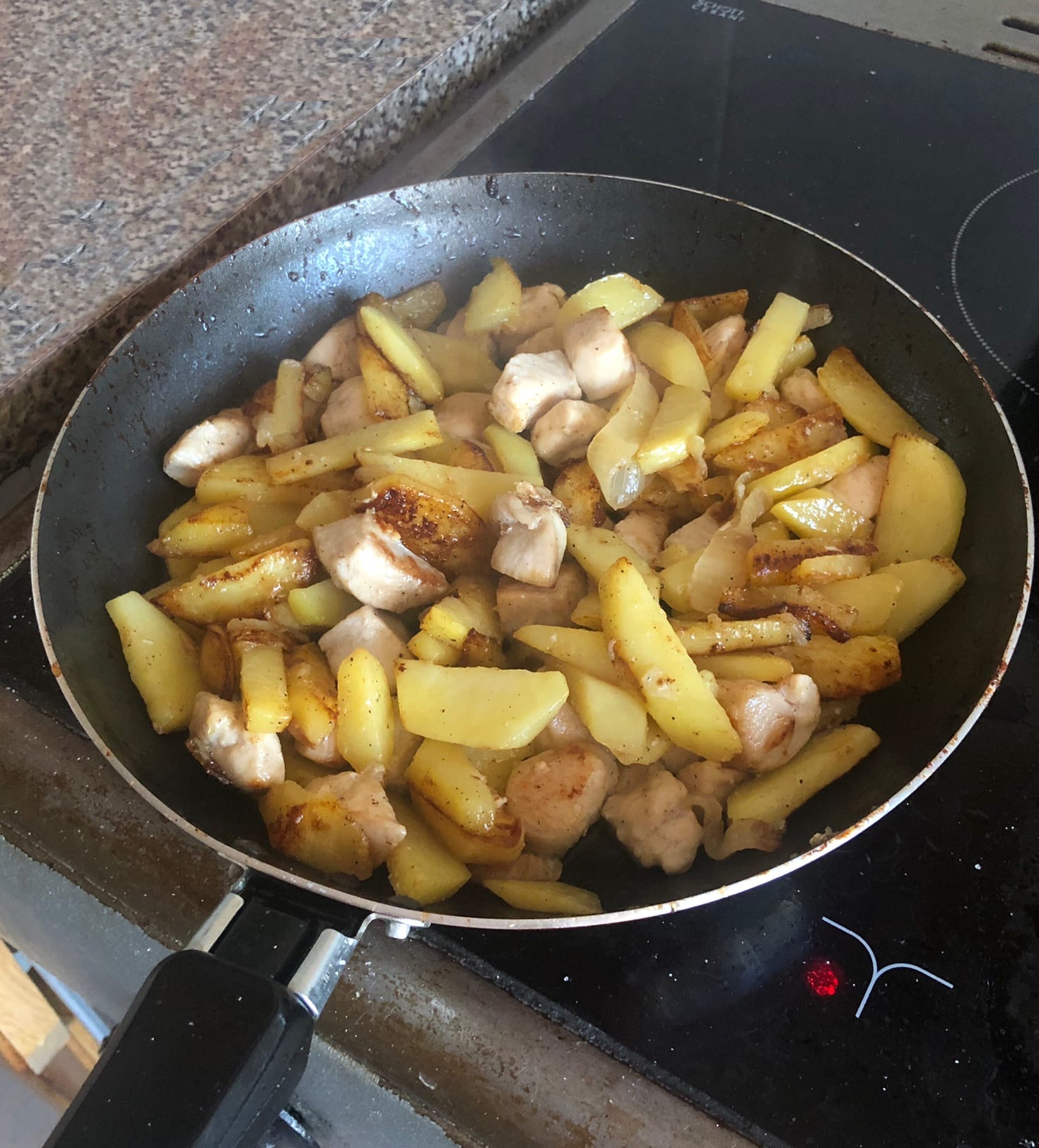 Жареная картошка с мясом на сковороде рецепт с фото пошагово в домашних условиях