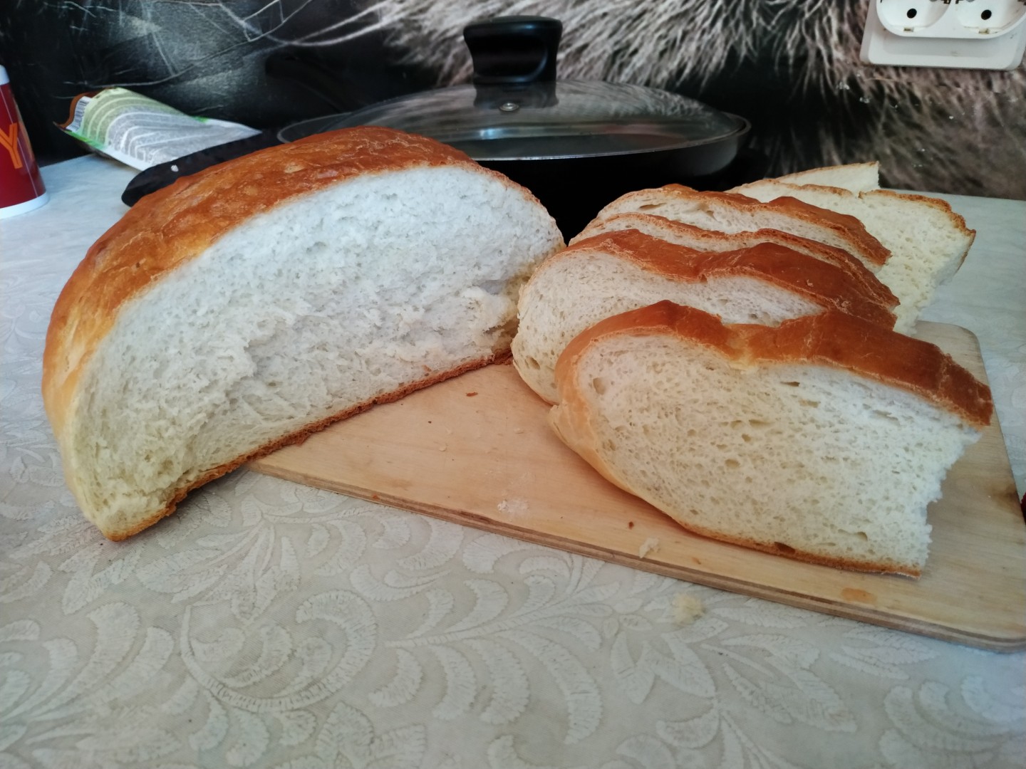 Простой хлеб на быстрых дрожжах. Быстрый хлеб. Хлеб в духовке на сухих дрожжах. Булк на дрожжах фото. Хлеб прявязной Паляница квадратнаюый.