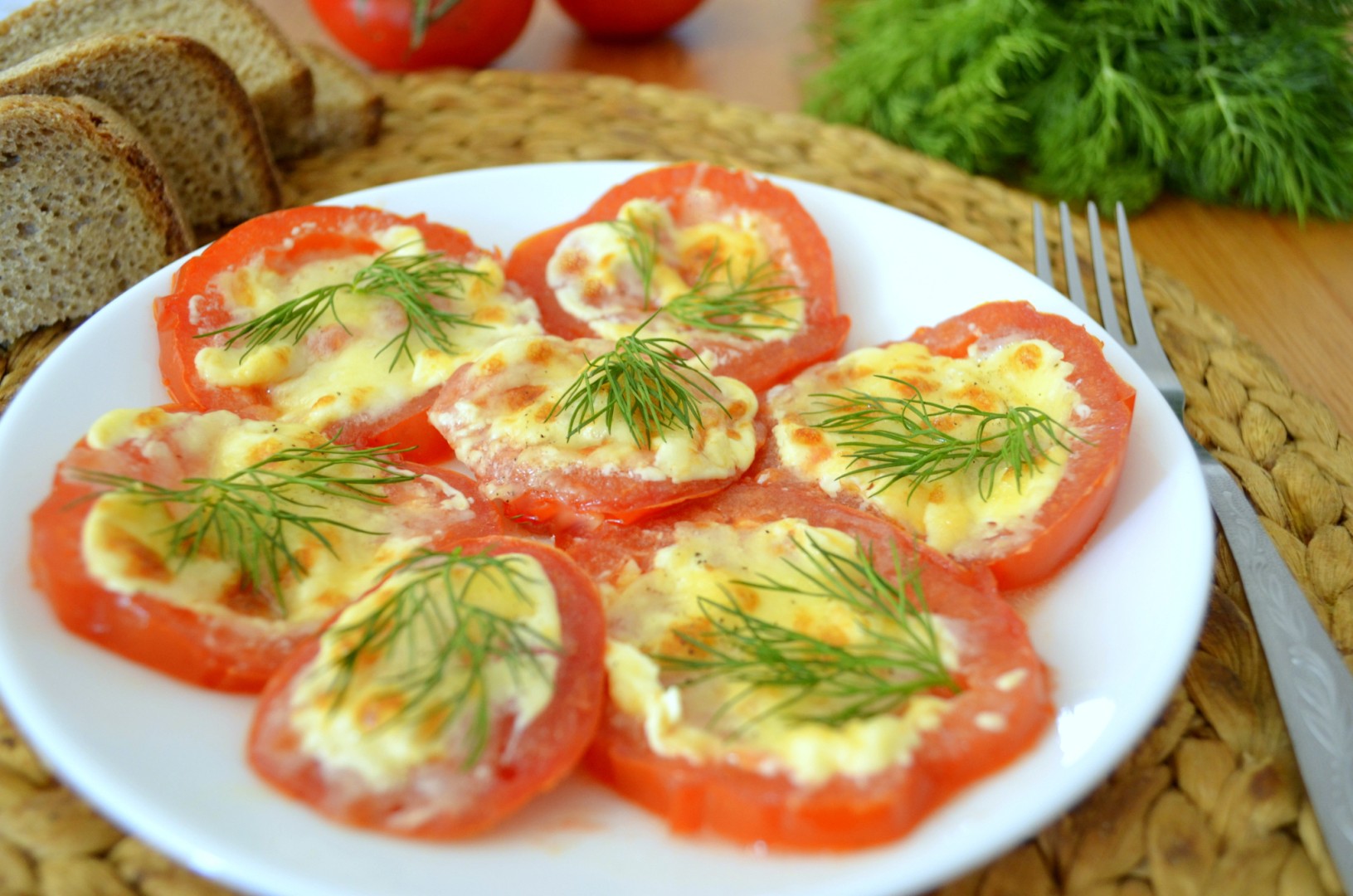 Соус помидоры с сыром в духовке