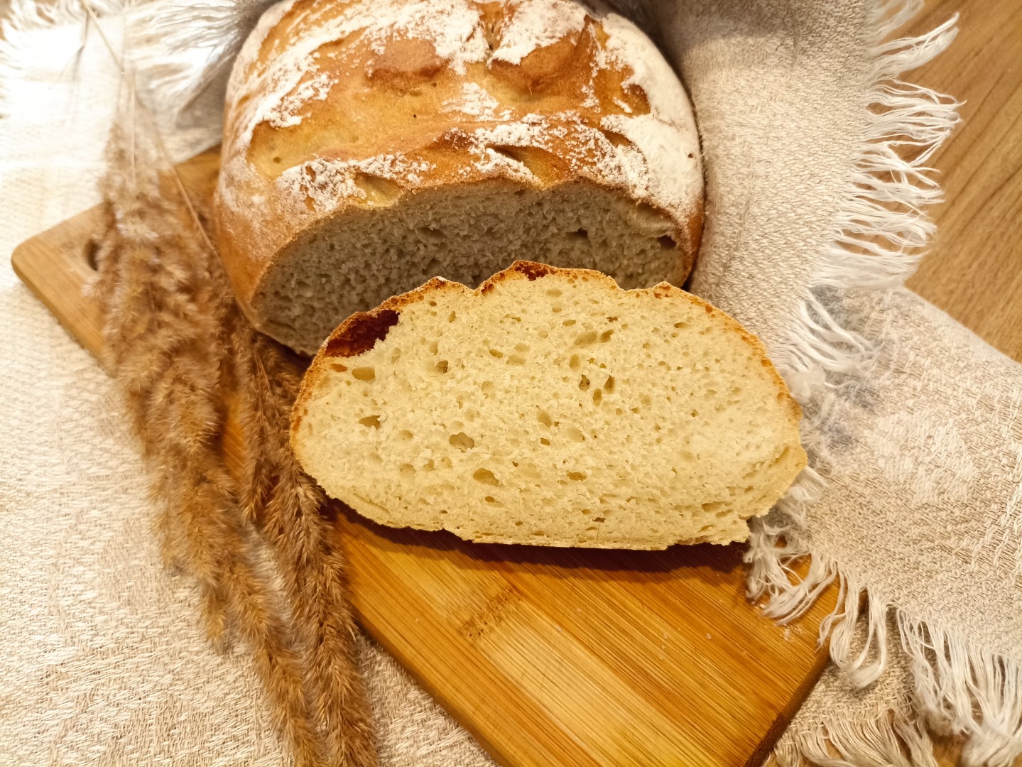 Хлеб без дрожжей рецепты с фото. Дрожжевой хлеб. Дрожжи для хлеба. Хлеб без дрожжей. Дрожжи в хлебопечении.
