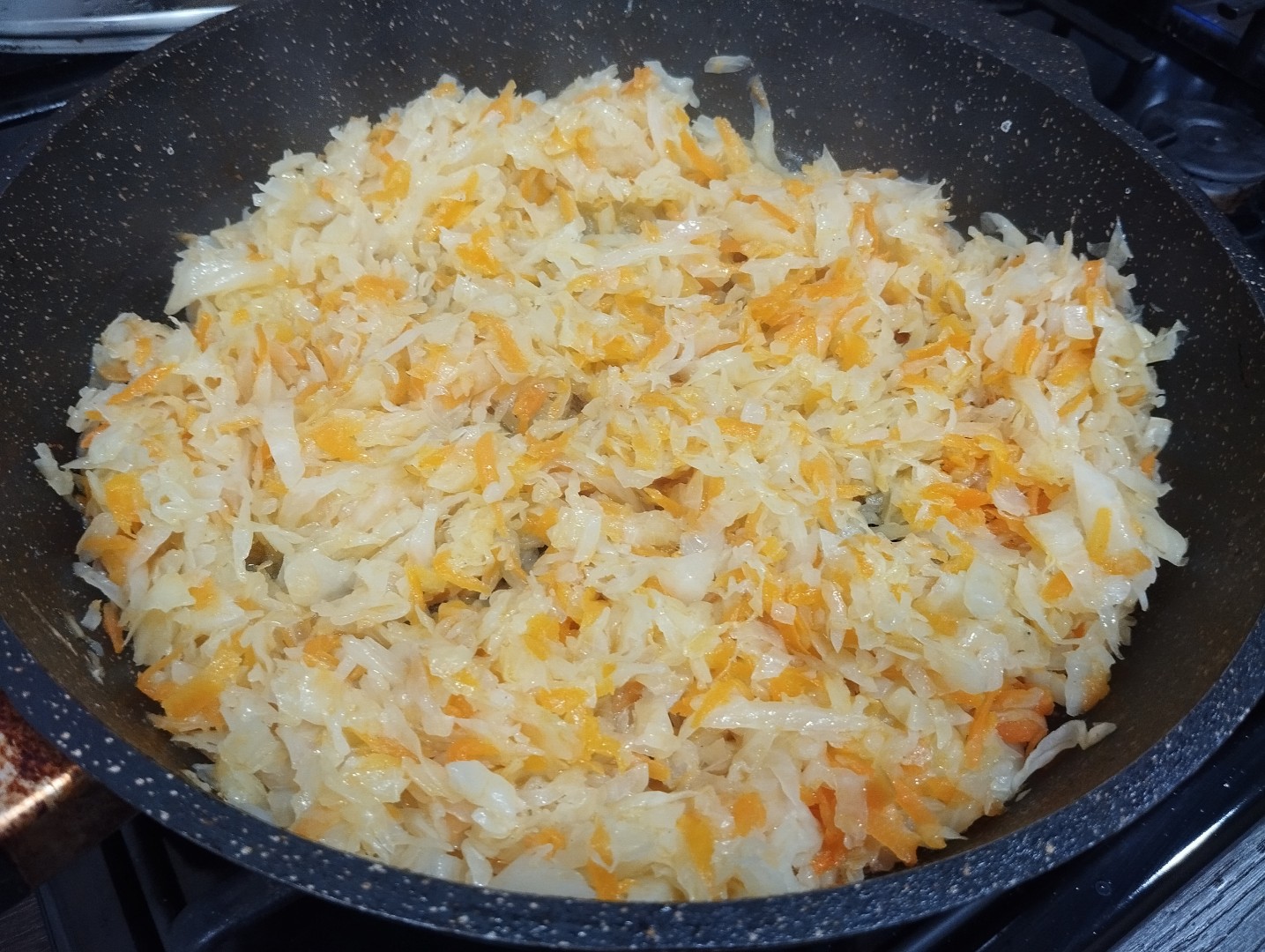 Вкусный рецепт приготовления белокочанной капусты на сковороде