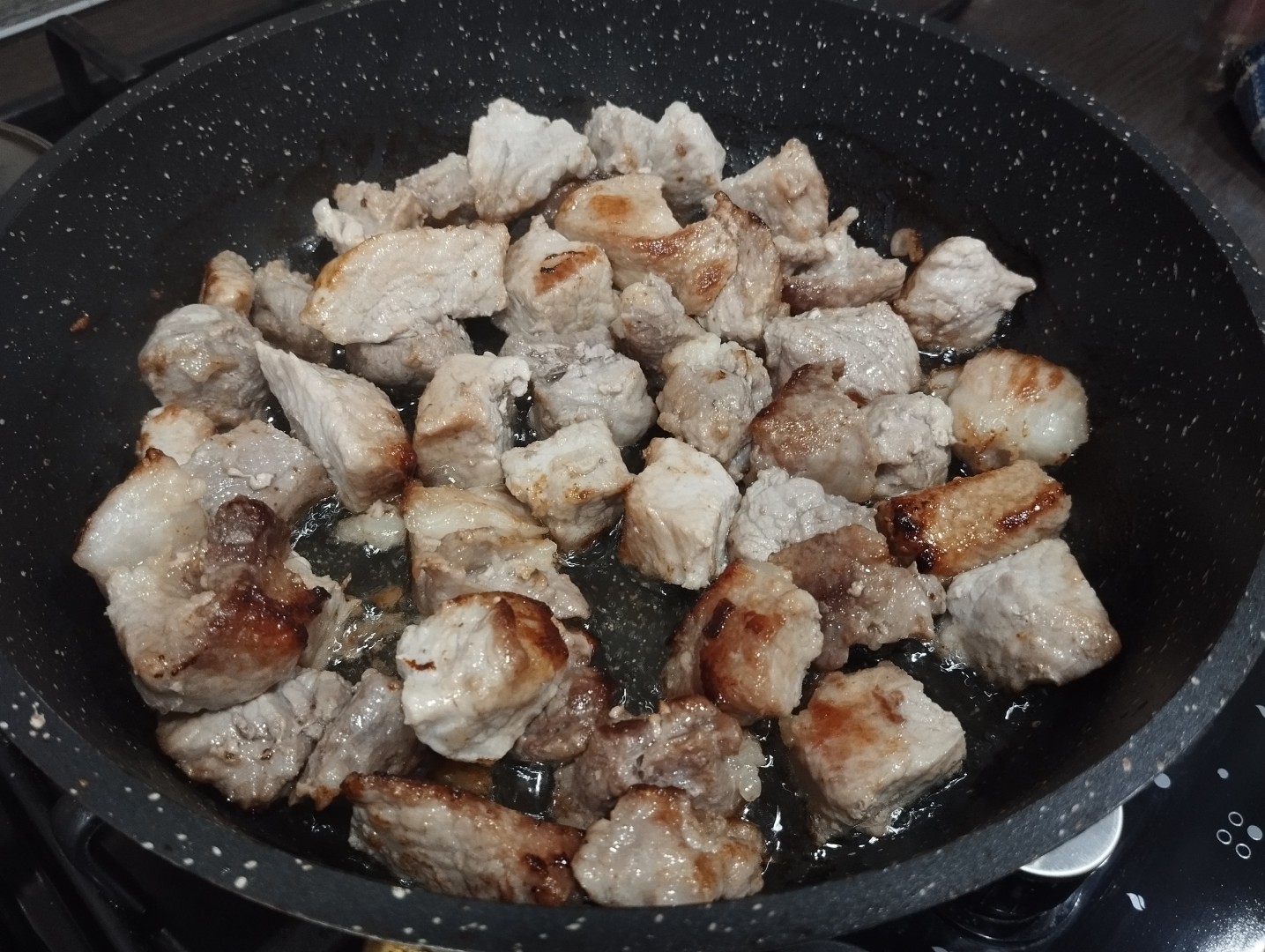 Рецепты приготовления сочной свинины на сковороде, придавая блюду неповторимый вкус