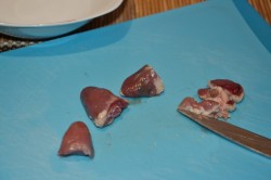 куриные сердечки в сметане с луком в мультиварке рецепт тушеные. serdechki v smetane s mukoi i lukom v multivarke 1609130949 5 min. куриные сердечки в сметане с луком в мультиварке рецепт тушеные фото. куриные сердечки в сметане с луком в мультиварке рецепт тушеные-serdechki v smetane s mukoi i lukom v multivarke 1609130949 5 min. картинка куриные сердечки в сметане с луком в мультиварке рецепт тушеные. картинка serdechki v smetane s mukoi i lukom v multivarke 1609130949 5 min. Одним из самых вкусных субпродуктов, которые принято готовить в нашей стране, являются куриные сердечки. Они относятся к первой категории, поэтому являются весьма качественным и полезным продуктом питания. Куриные сердца богаты незаменимыми аминокислотами, калием, кальцием, магнием, железом, витаминами группы В и фосфором.