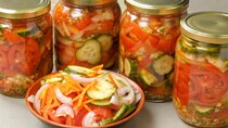 Салат огірки помідори морква на зиму