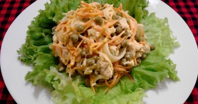 Салат Купеческий с куриными грудками и зеленым горошком
