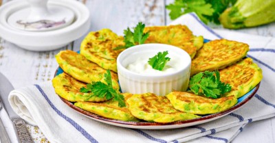 Кабачковые оладьи из кабачков на сковороде