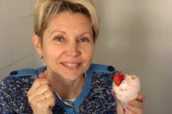 Рецепт крема клубника со сливками. krem na jelatine iogurte i slivkax s klubnikoi dlya torta 1597645779 11 min. Рецепт крема клубника со сливками фото. Рецепт крема клубника со сливками-krem na jelatine iogurte i slivkax s klubnikoi dlya torta 1597645779 11 min. картинка Рецепт крема клубника со сливками. картинка krem na jelatine iogurte i slivkax s klubnikoi dlya torta 1597645779 11 min. Сливочному крему я отдаю предпочтение гораздо чаще, чем любому другому. Мне очень нравится его нежный вкус, воздушная консистенция и возможность варьировать различные добавки, чтобы получить новые вкусовые ощущения.