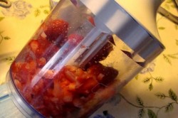 Рецепт крема клубника со сливками. krem na jelatine iogurte i slivkax s klubnikoi dlya torta 1597645779 3 min. Рецепт крема клубника со сливками фото. Рецепт крема клубника со сливками-krem na jelatine iogurte i slivkax s klubnikoi dlya torta 1597645779 3 min. картинка Рецепт крема клубника со сливками. картинка krem na jelatine iogurte i slivkax s klubnikoi dlya torta 1597645779 3 min. Сливочному крему я отдаю предпочтение гораздо чаще, чем любому другому. Мне очень нравится его нежный вкус, воздушная консистенция и возможность варьировать различные добавки, чтобы получить новые вкусовые ощущения.