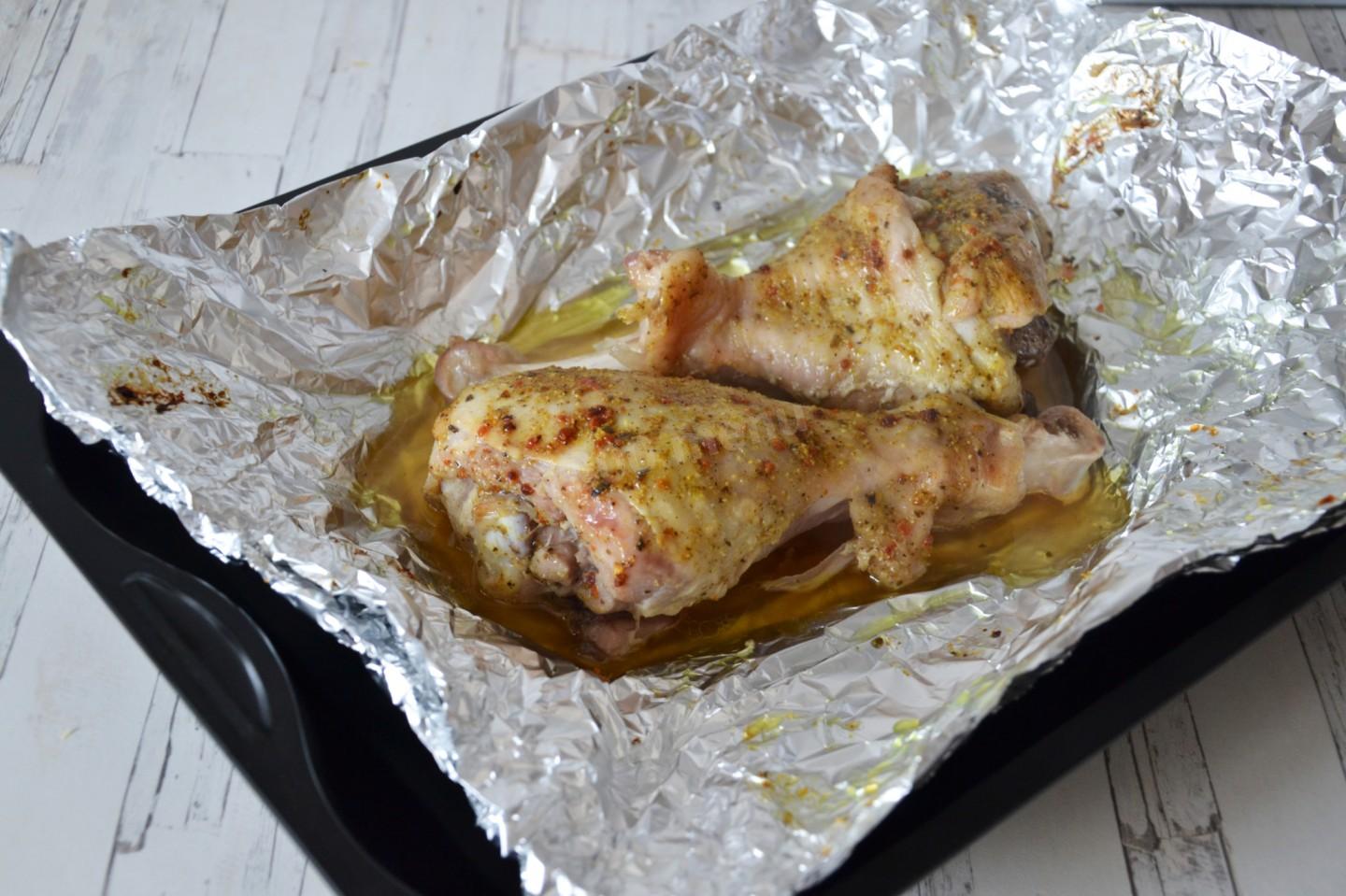Курица в фольге на углях целиком рецепт с фото