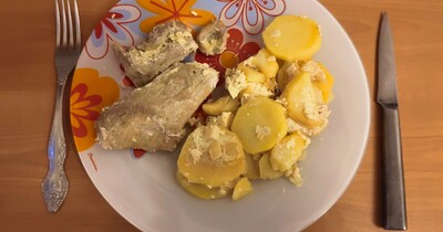 свиной стейк и картофель с чесноком