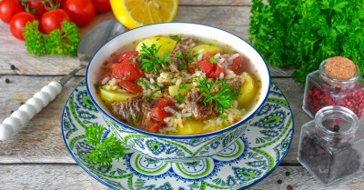 Харчо из говядины с картошкой и помидорами