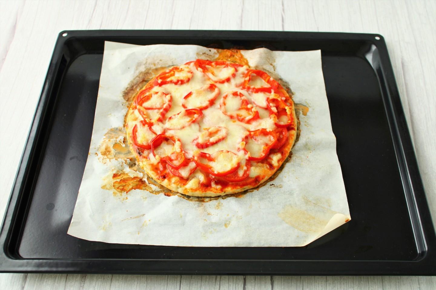 как запечь пиццу в духовке чтобы не подгорела и не прилипла фото 49