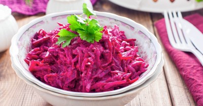 Салат из свеклы с чесноком и майонезом