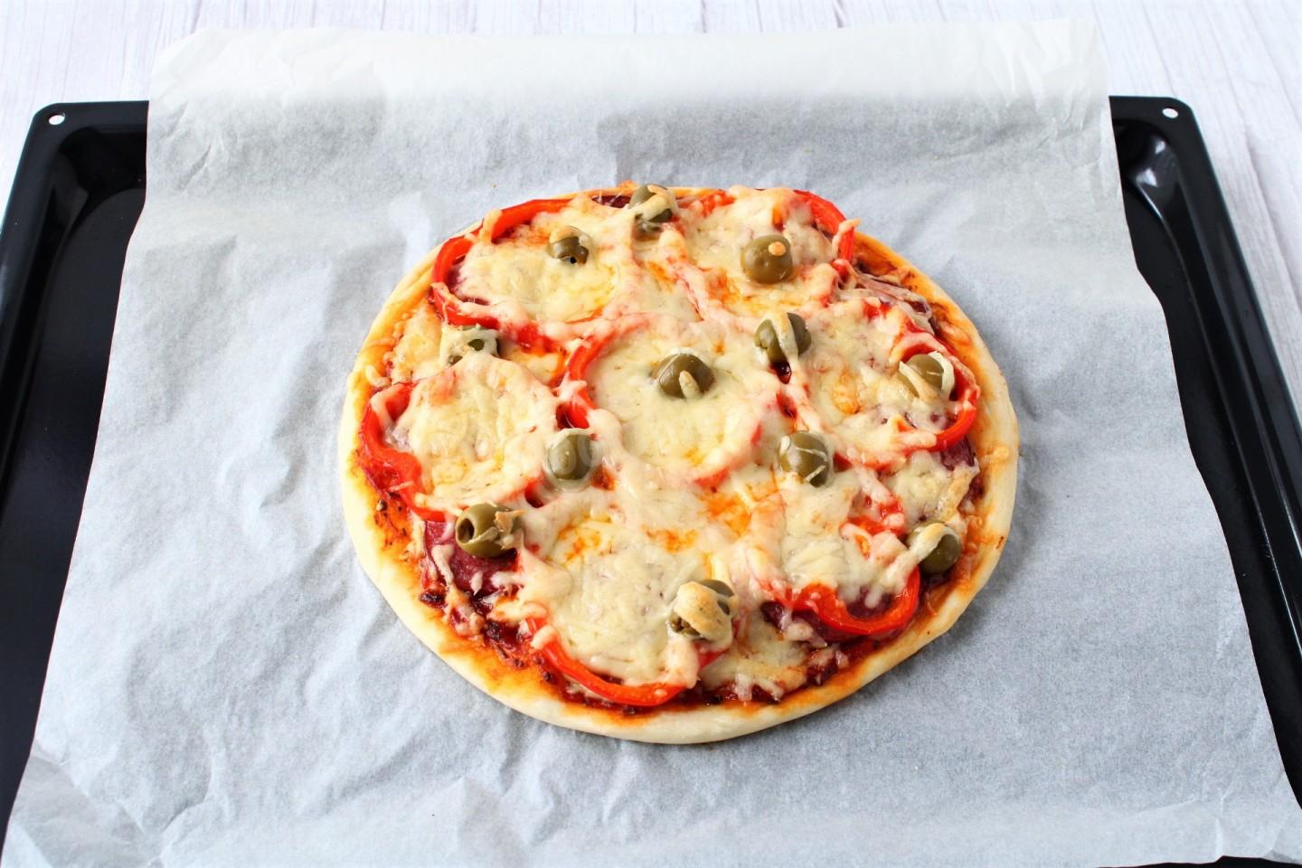 рецепт приготовления пиццы с колбасой и сыром в домашних условиях в духовке фото 85