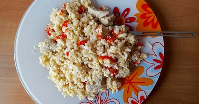 бурый рис со свининой и болгарским перцем