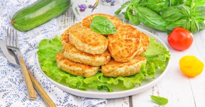 Котлеты из грудки с кабачком