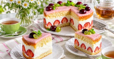 Торт Фрезье с клубникой