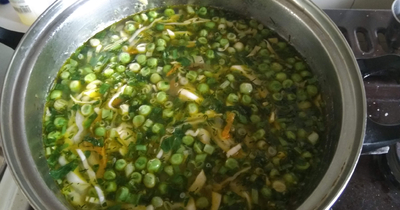 Суп зеленый с овощами на мясном бульоне