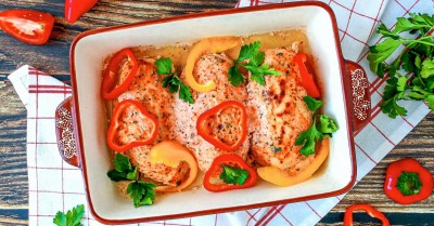 Сочные куриные грудки в духовке на второе