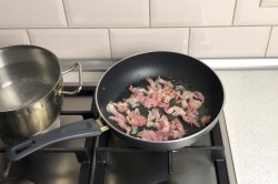спагетти карбонара рецепты с фото. klassicheskaya pasta karbonara 1617689349 7 min. спагетти карбонара рецепты с фото фото. спагетти карбонара рецепты с фото-klassicheskaya pasta karbonara 1617689349 7 min. картинка спагетти карбонара рецепты с фото. картинка klassicheskaya pasta karbonara 1617689349 7 min. Карбонара – один из самых известных итальянских рецептов пасты. Более точно – спагетти карбонара. Трудно поверить, но приготовить такую пасту может кто угодно, рецепт очень простой и не затратный.