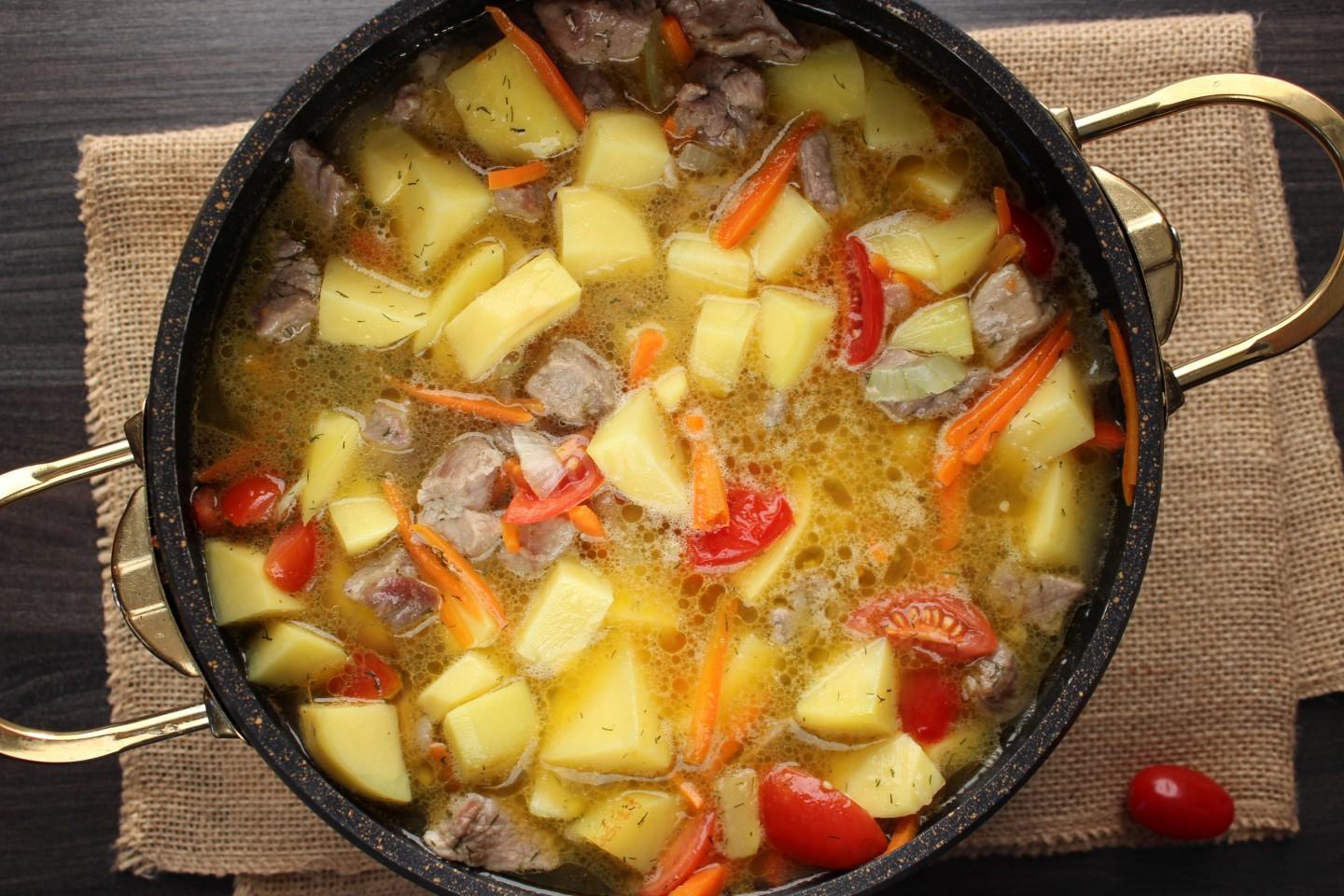 Тушеная картошка с мясом в кастрюле пошаговый рецепт с фото пошагово на плите
