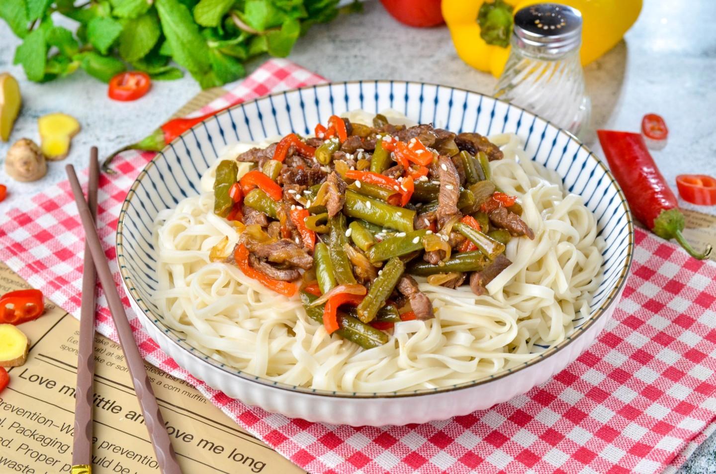 Лапша с мясом и овощами