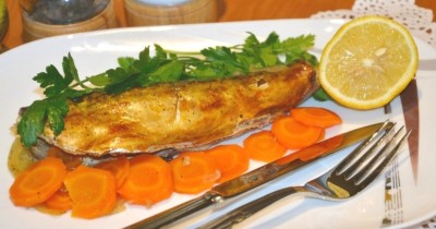 Скумбрия в мультиварке в фольге с луком и морковью