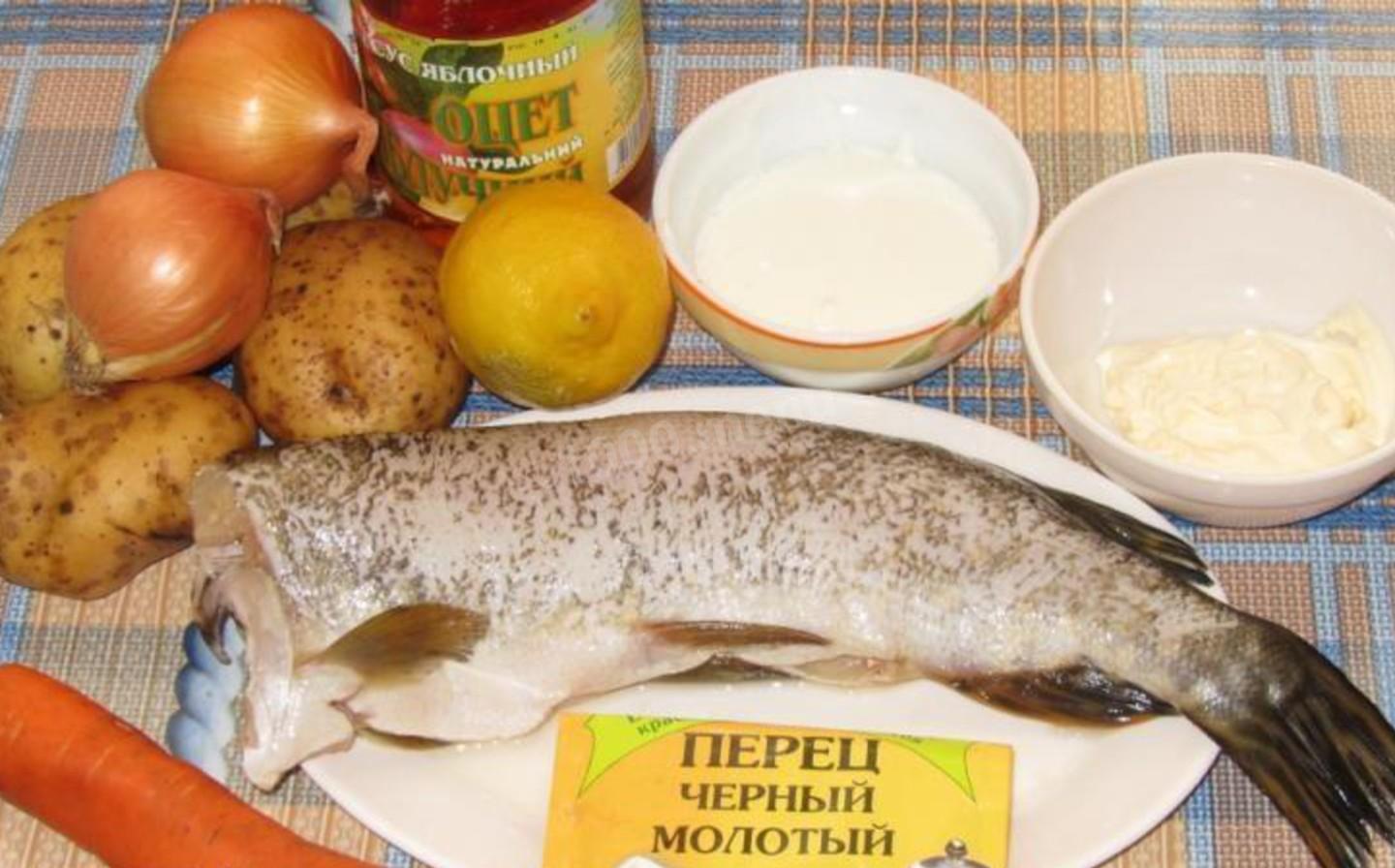 Щука с картошкой и морковью в духовке со сметаной рецепт с фото пошагово -  1000.menu