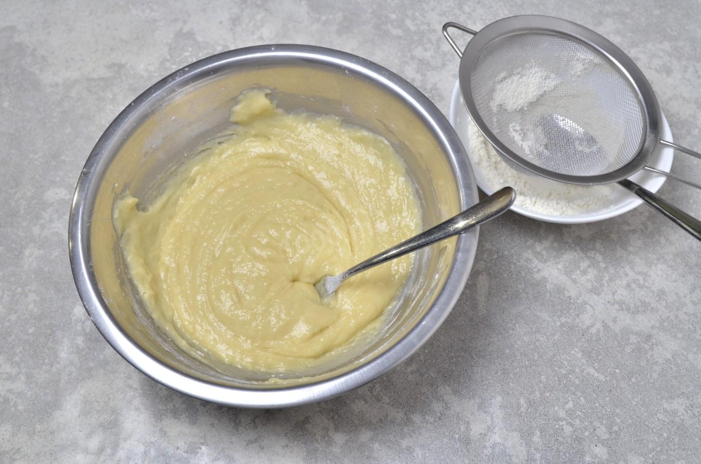 Рецепт теста маргарин и сметана. Маргарин на сковороде. Можно ли маргарин в рецептах заменять маслом.